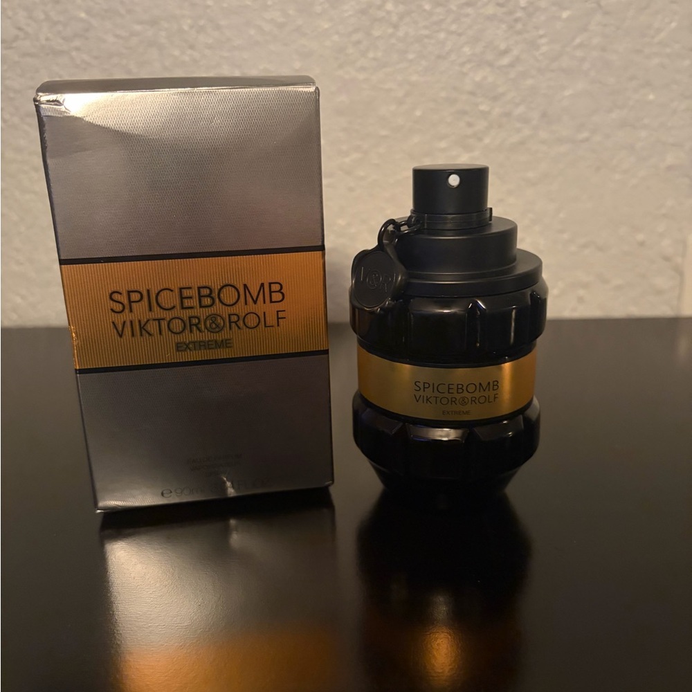 Viktor & Rolf Spicebomb Extreme Black and Gold Fragrance